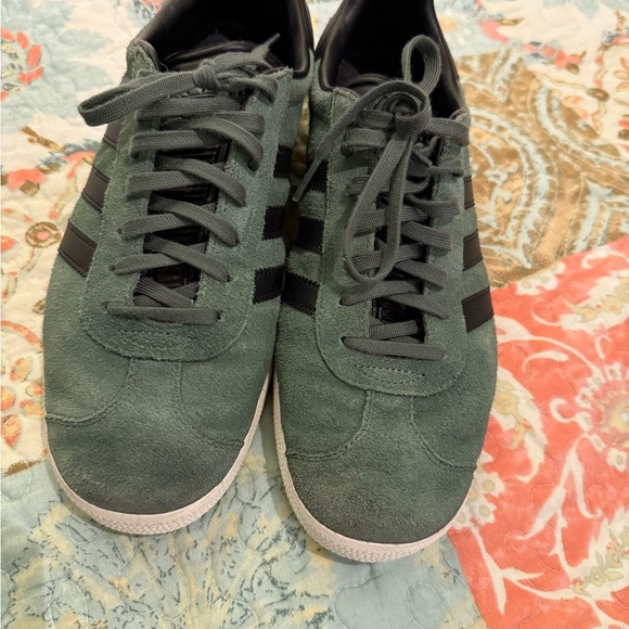 adidas Green and Black Sneakers - Picture 4 of 10